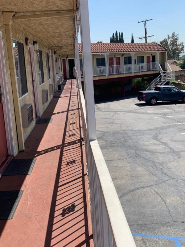 Budget Inn Motel image 25